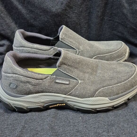 Skechers Men\'s 11 Charcoal Goodyear Relaxed Fit Pull Ons main image 8